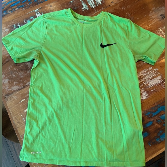 SOLD-⭐️ NIKE Dri-Fit Athletic Tee - Picture 1 of 3